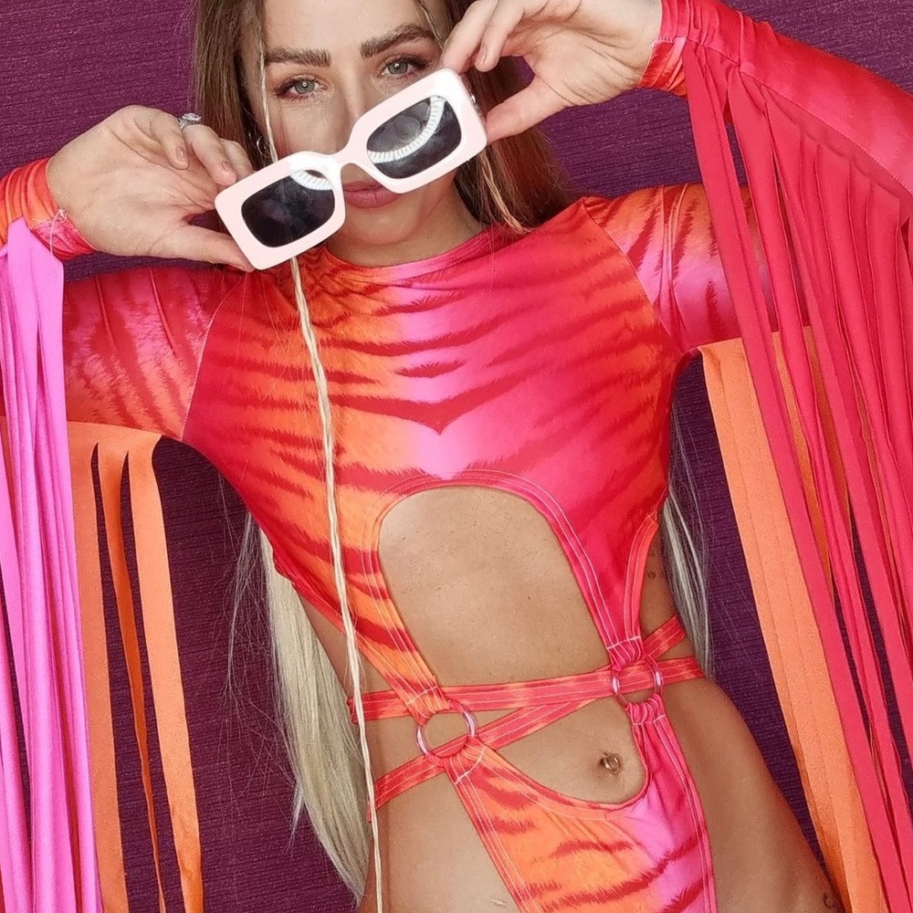 Day by day the label bodysuit